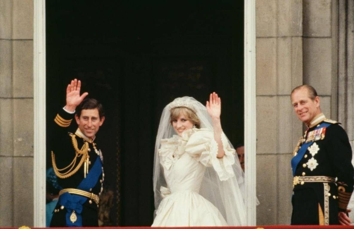 Ӣ�����������ȣ���������Ϊ�α��ơ�ƽ�񡱣�Ӣ���ˣ���������ǿ