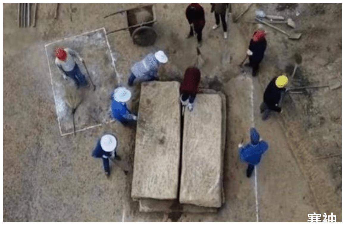 墓穴开棺专家傻眼，没有尸骨竟长满鲜花！化验结果太惊悚