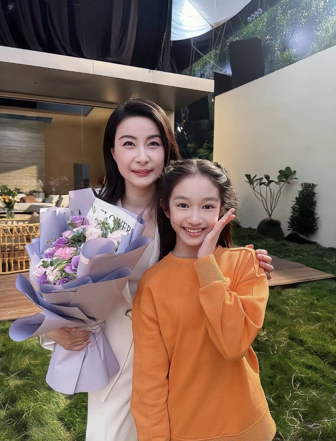 郭晶晶嫁入霍家！生子奖励从3亿到10亿再到10万，一句“都是一家人”，藏着多少智慧？