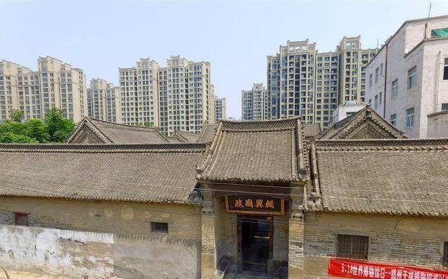 原创郑州老汉一人守护祖上古宅有人出价1PG电子个亿大爷：给10亿也不卖(图5)