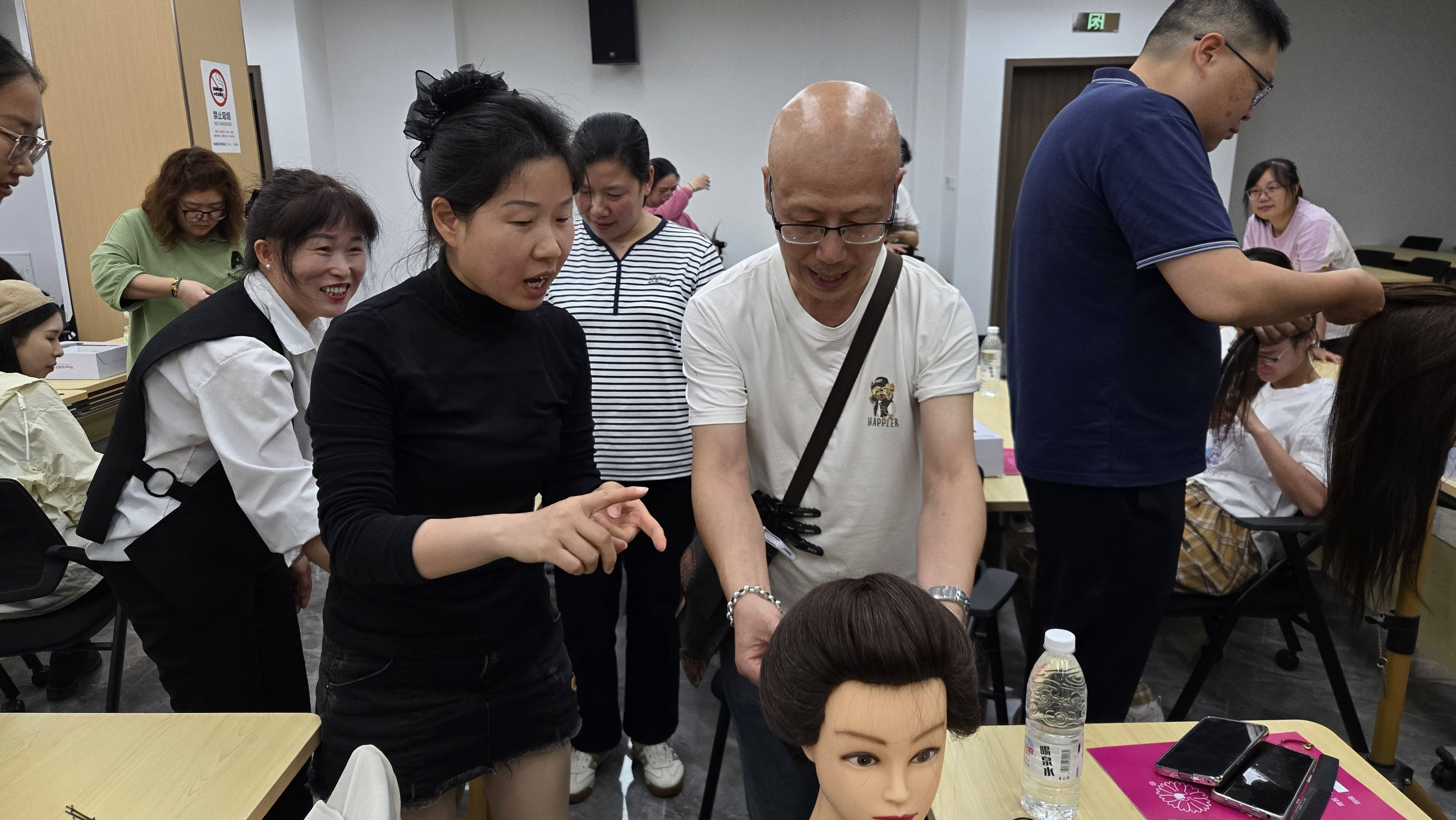 长河街道“30分钟培训圈”新开班技能提升热潮正兴起JN江南(图3)