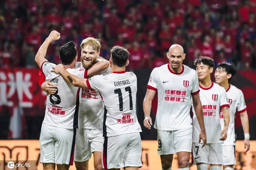 中超-韦世豪传射杨明洋破门 蓉城4-0梅州紧追申花