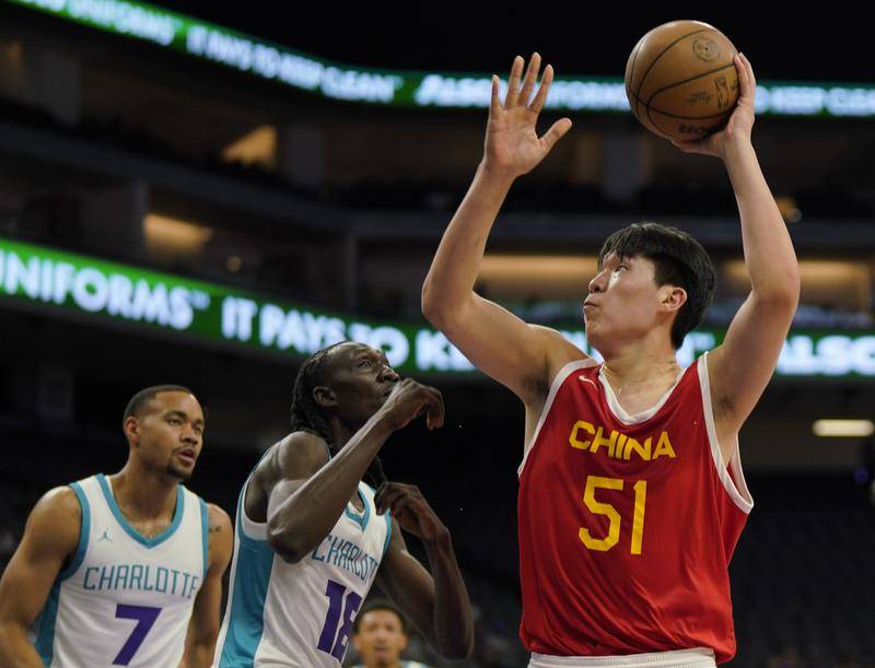 杨瀚森表现惊艳引关注 三支NBA球队总经理打来电话