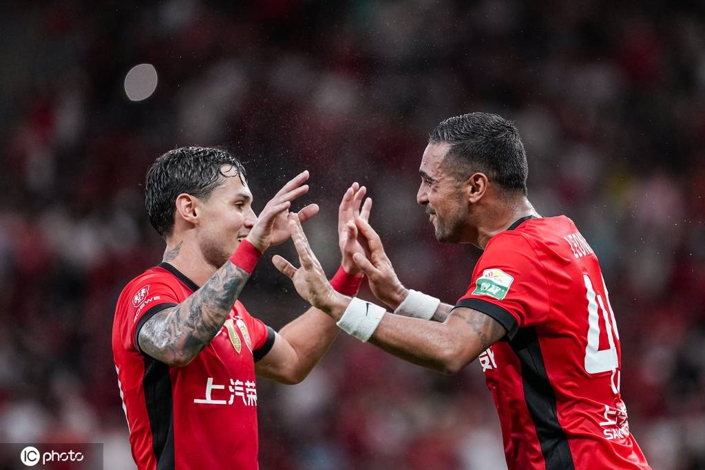 中超-维塔尔1射2传 海港4-1河南12轮不败暂登顶