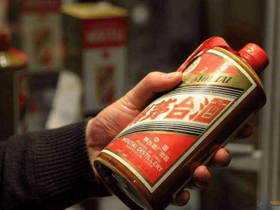 双节白酒市场观察：动销下滑约20%，大众酒销量领跑，即时零售赛道异军突起