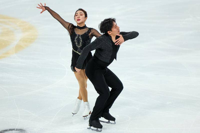 花滑中国杯 | 隋/韩复出首秀短节目第三 金博洋强势回归