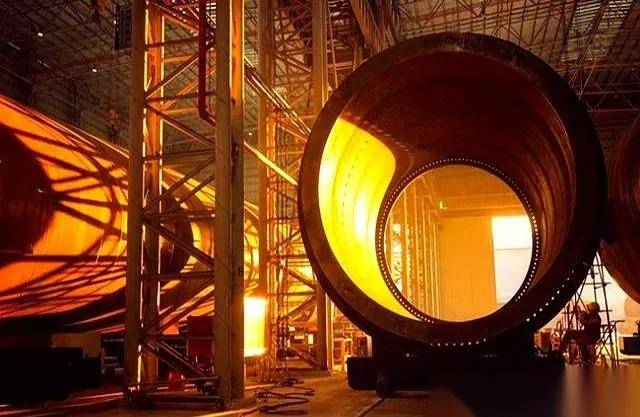 原创             老美那边,突然有点急眼了。 直接砸了8000亿美金,不是去搞芯片,也不是去造飞机