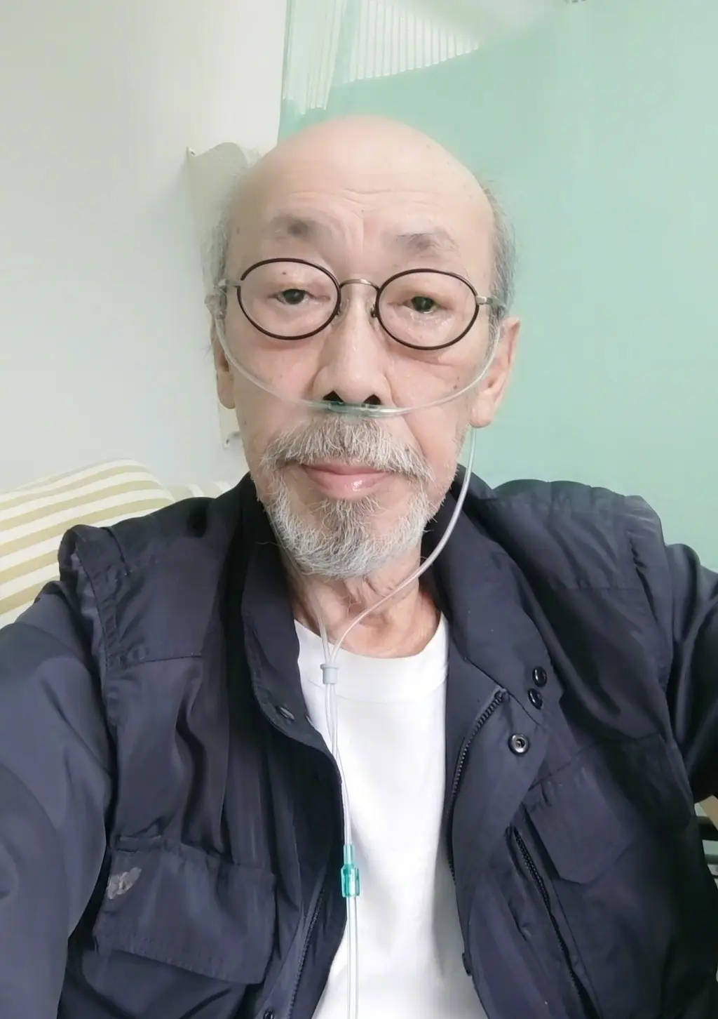 冯淬帆葬礼低调举行！其海葬遗愿未能完成，周润发曾志伟等好友送花圈