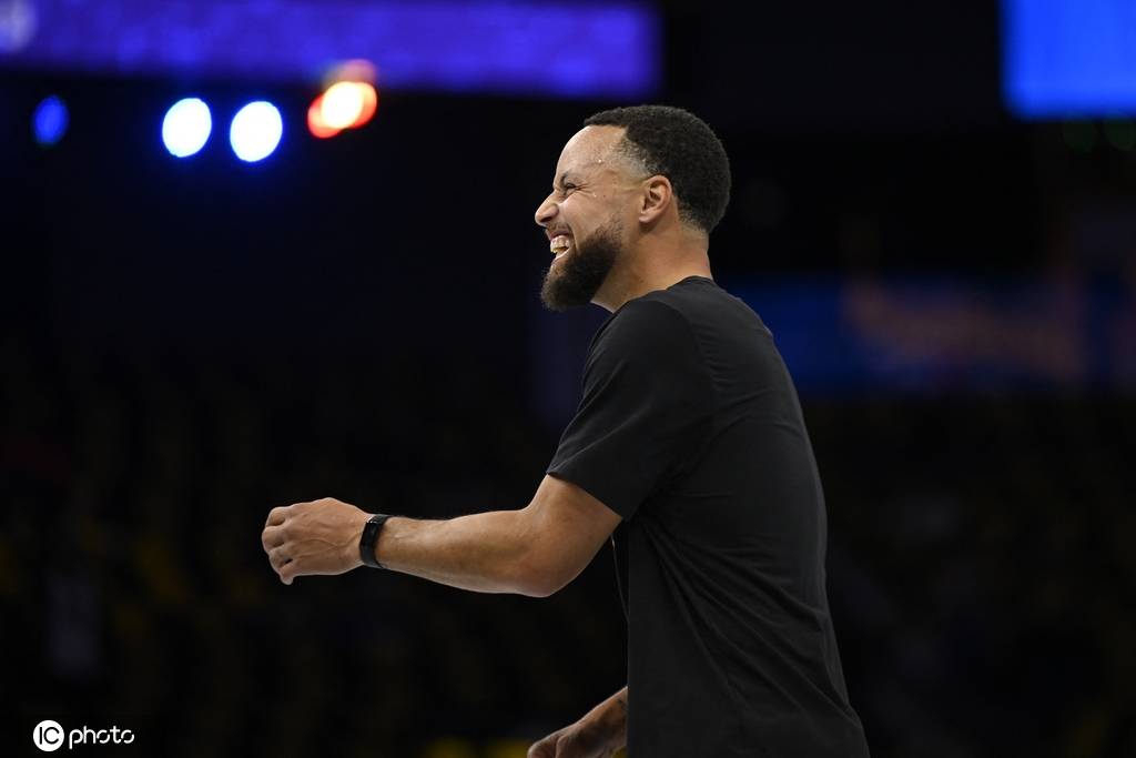 原创 库里反复休战勇士受折磨 引力渐弱他还是靠谱领袖吗?