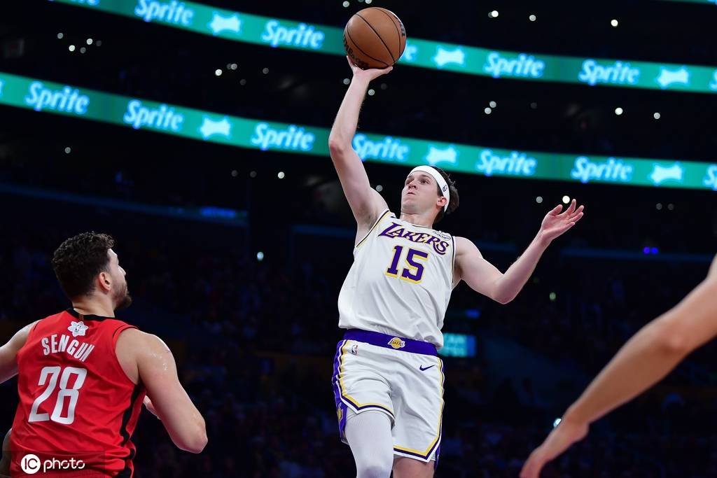 湖人再吞惨败境况跌入谷底 圣诞大战遭火箭完爆