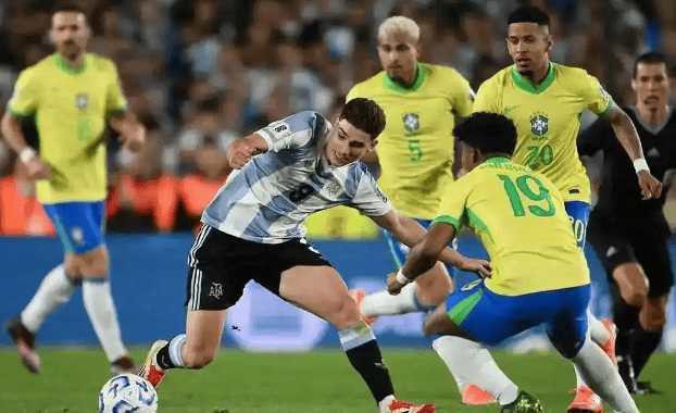 足球直播-NBA直播_英超_世界杯体育【超清在线观看】阿根廷双杀巴西震惊足坛！成年队4：1青年队6：0南美霸主易主在即？