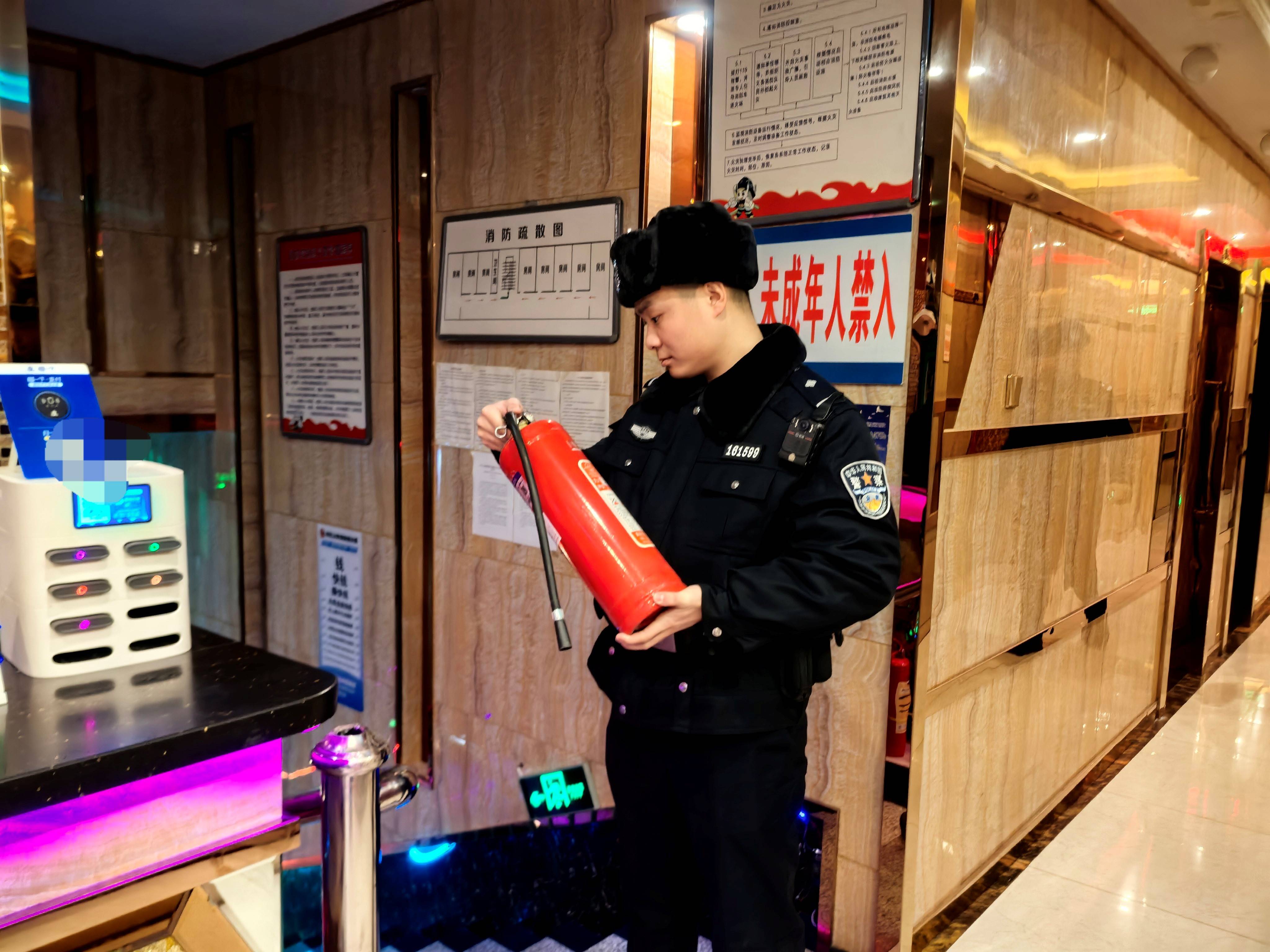 开元棋牌- 开元棋牌官方网站- APP下载黑龙江林区公安局穆棱分局开展重点场所夜查行动