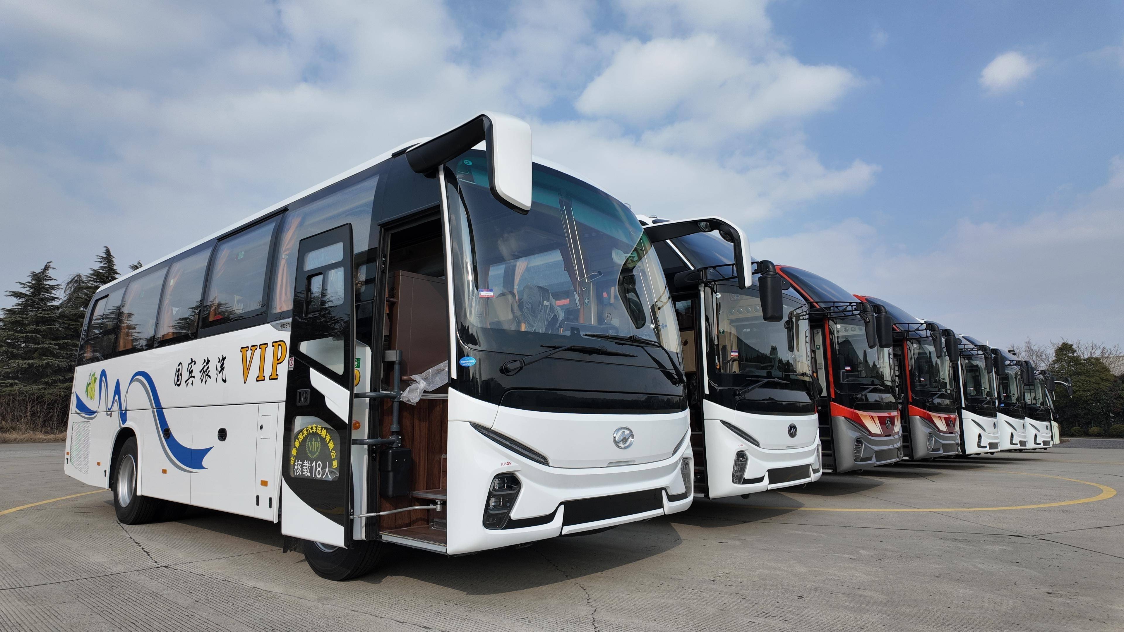 文旅出行再升级！苏州金龙携手吐鲁番国宾旅汽打造丝路旅游新标杆