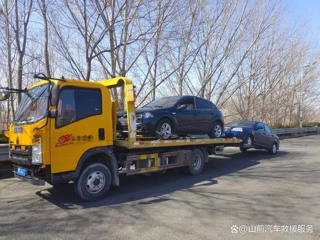 保山施甸汽车救援拖车脱困-专业道路救援拖车(图1)