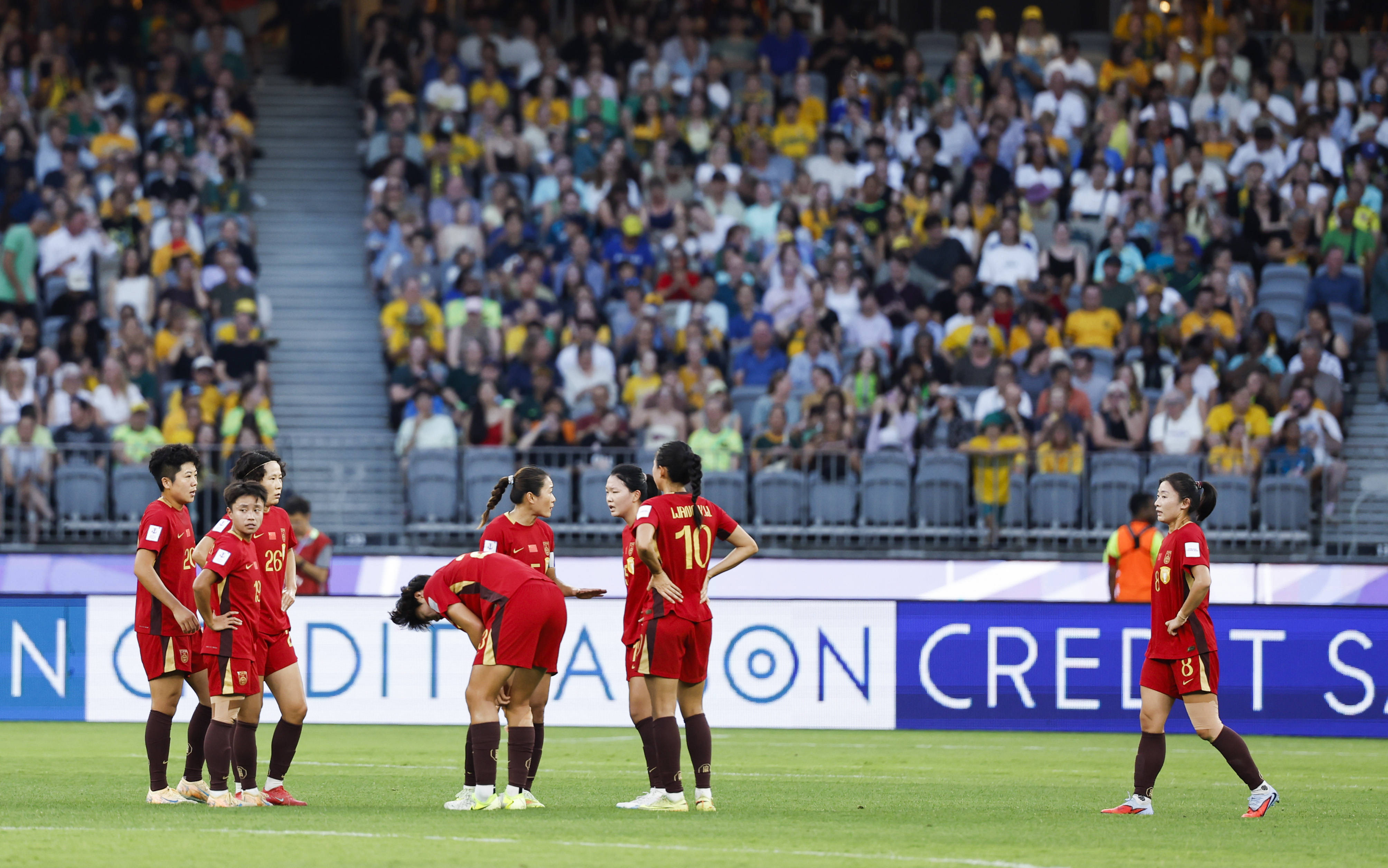 亚洲杯-富德科尔建功张琳艳点射 中国女足1-2澳大利亚无缘决赛