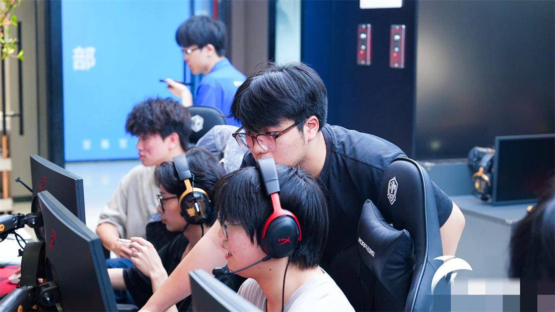 CS哈曼利弗 vs 奥姆兰