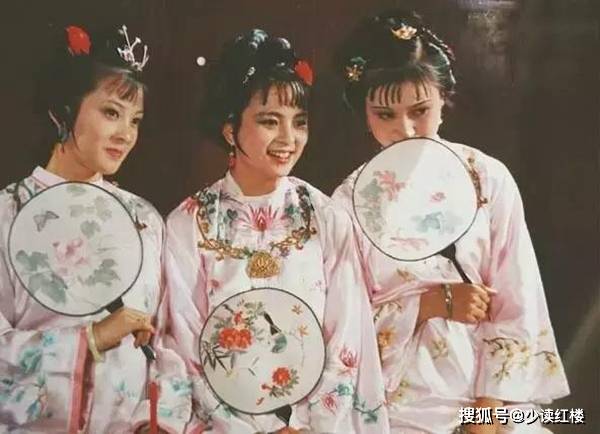 
        红楼梦：贾府的一个诡异现象