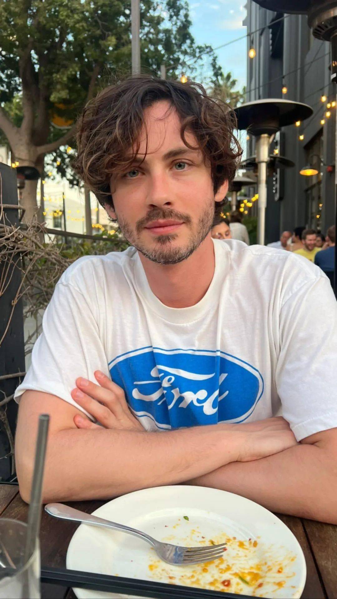 “White boy of the century” 世纪白人男孩