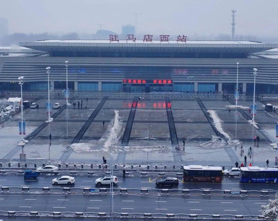 驻马店西站雪后的景区内到处都像是一幅水墨画令人沉醉其中嵖岈山