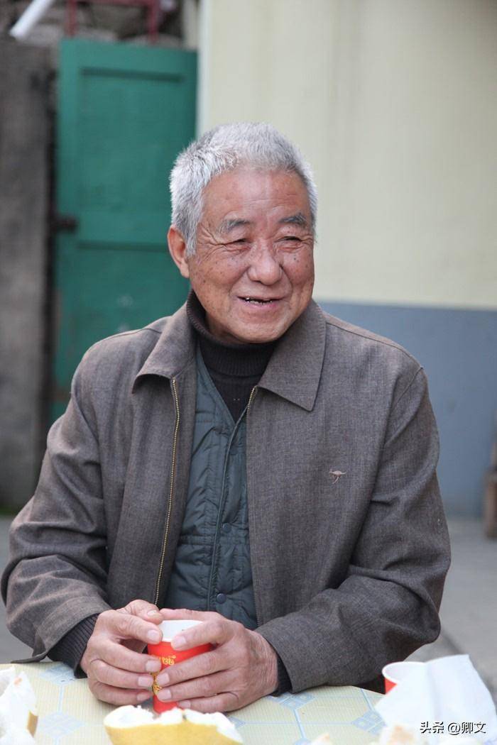 “守塔人”叶中央去世，生前曾被评为全国劳模，坚守灯塔40多年