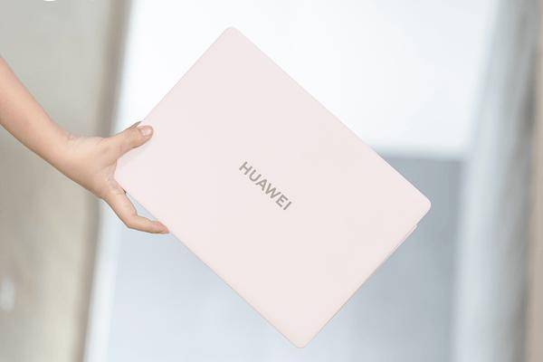 华为粉色笔记本开箱 全新MateBook X Pro拂晓粉配色更美了
