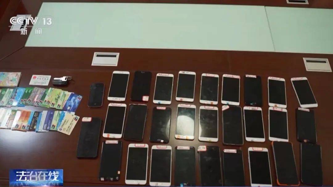 ，欺骗银行的人脸验证系统，从而进行更快速频繁转账，达到洗钱的目的。在这起案件中，警方先后抓获了4名主