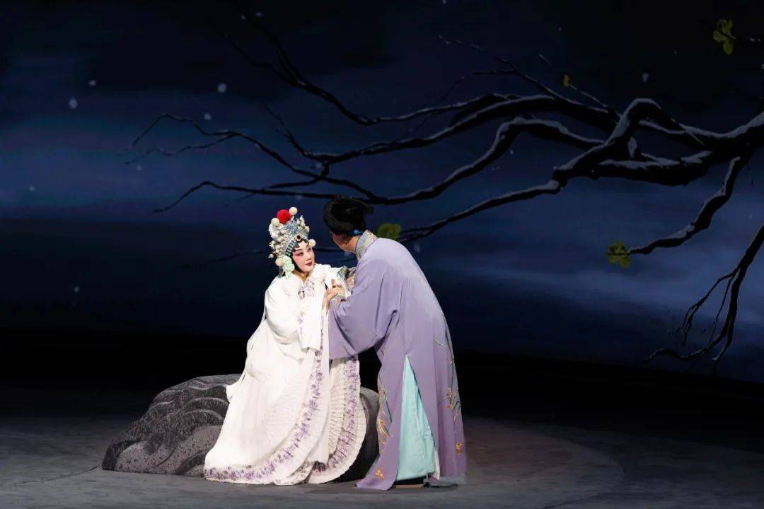 西湖潋滟丨跟随《白蛇传》精美唱词踏船赴约