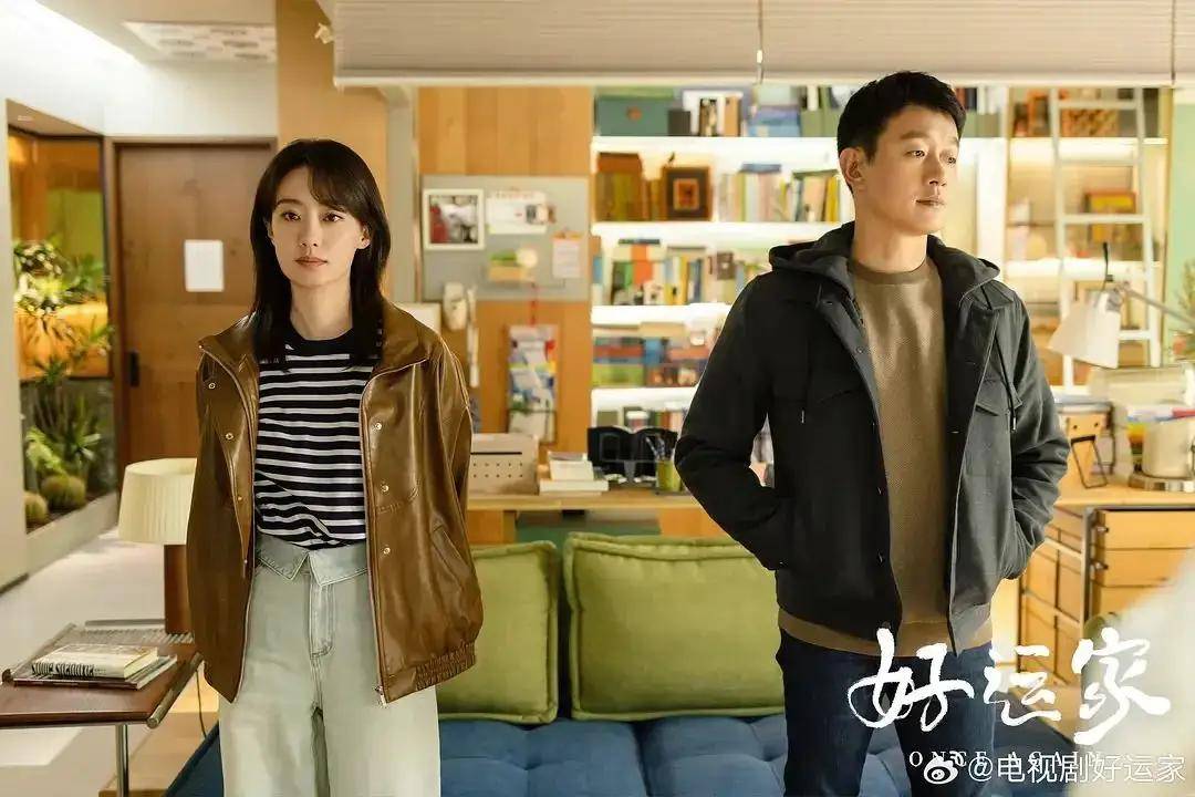 才发现她也是衣架子！