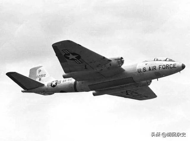 美国上空的多用途B-57“堪培拉”轰炸机