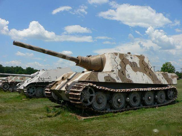 二战期间坦克制造的巅峰“虎王”坦克（Tiger II）