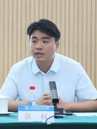 青春担当、逐梦远航!党委书记赵长禄、校长王云鹏与毕业生代表座谈