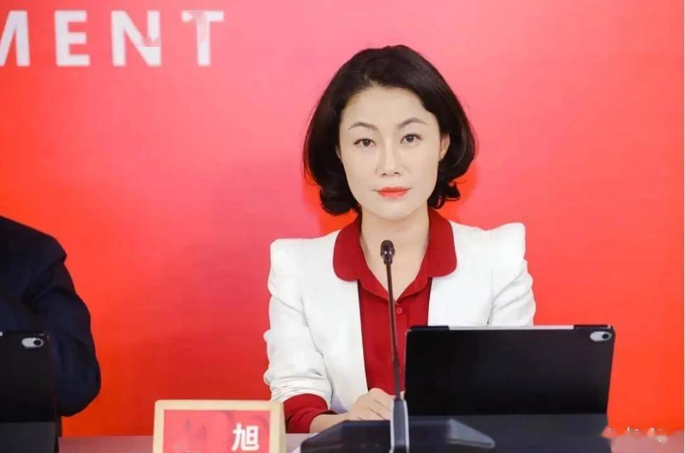 万科的最后一张王牌：千万年薪美女董秘