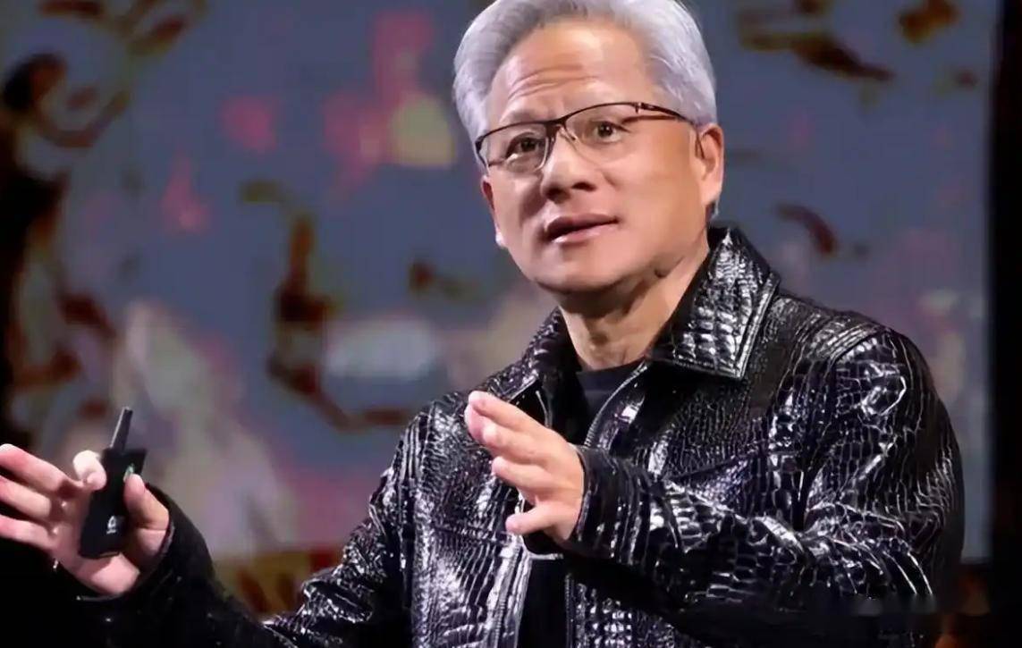 原创             黄仁勋把算力砍掉80%的H20芯片卖给中国，没想到被中国工程师成功破解，结果发现芯片竟暗藏追踪定位和远程关闭后门！
