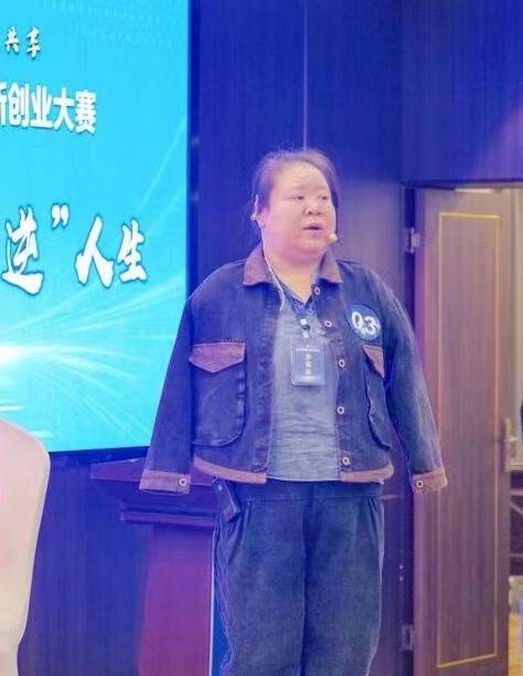 湖南株洲52岁无臂大姐瞒着儿子学跆拳道，竟成为全国冠军：原来我是个特别有用的人！