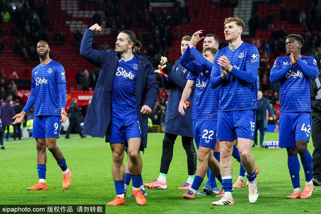 曼联大胜水晶宫后，五场硬仗来袭，利物浦与热刺赛程对比分析