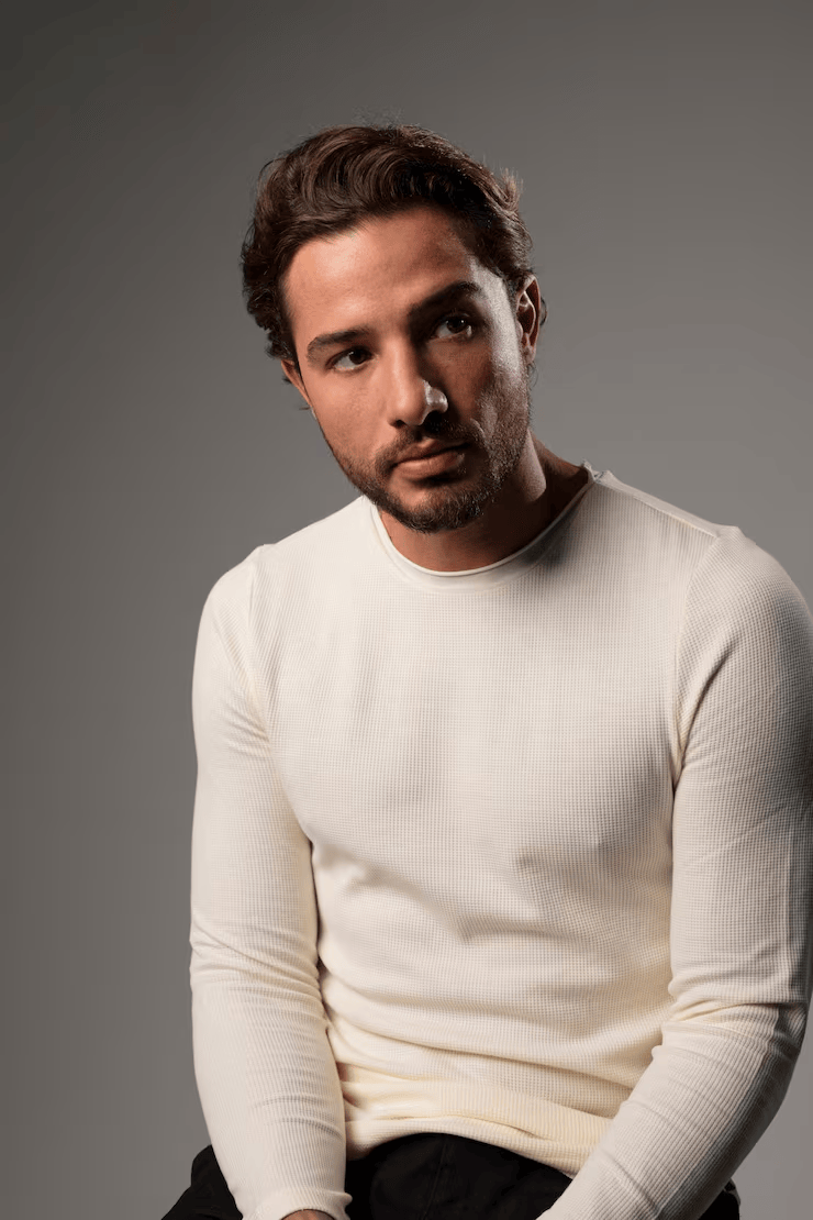 OpenAI还在卷生图，中国AI已一键成片！马斯克免费代言