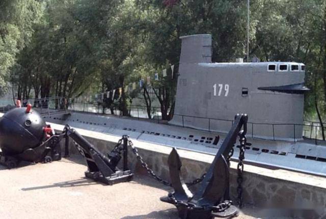 M-261型潜艇，A615项目（苏联）纪念碑，位于俄罗斯克拉斯诺达尔