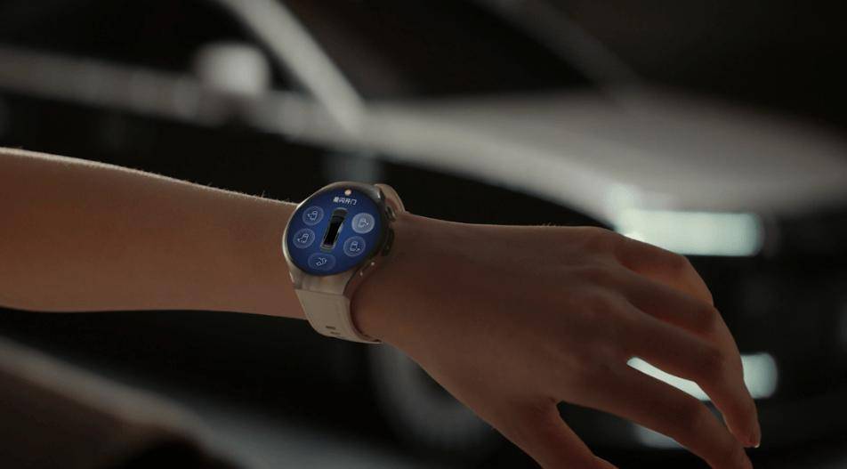 礼选购攻略华为手表礼送健康科技新礼遇：年末智能手表送(图1)