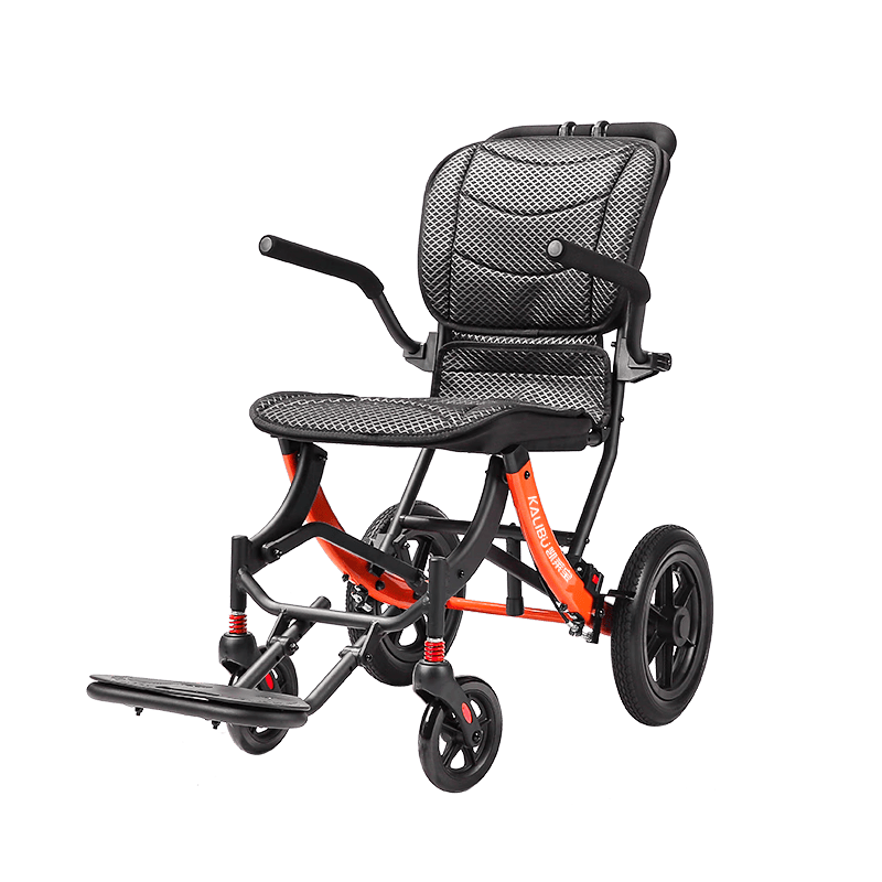 轮椅选购全攻略：轻便、安全、智能满足每位老人的出行需求！(图2)