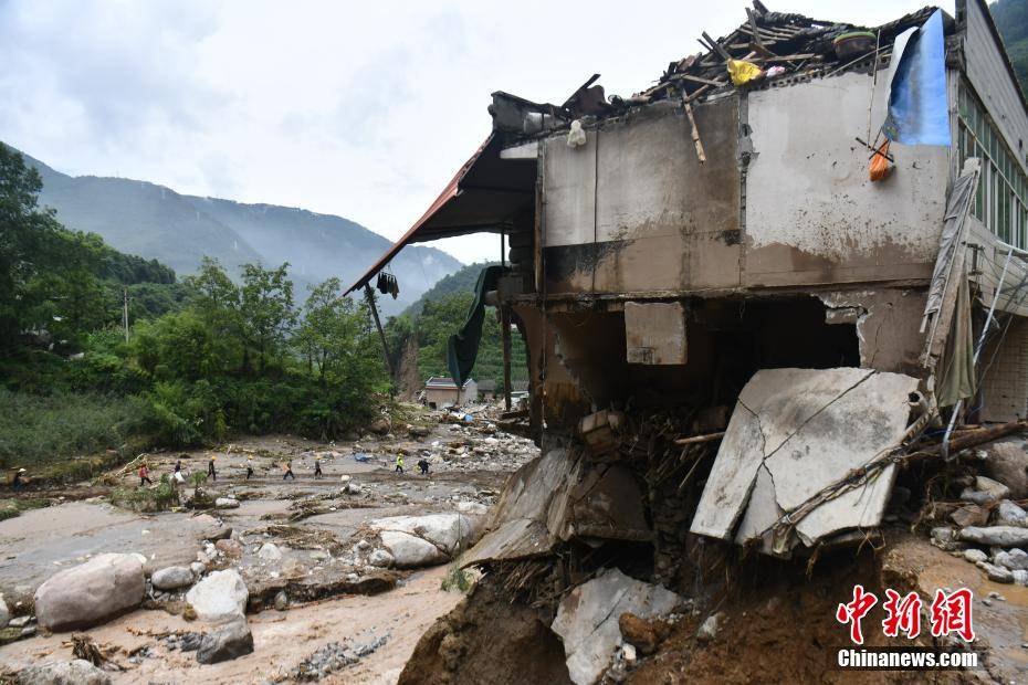 现场直击丨四川汉源因暴雨突发山洪泥石流灾害-搜狐大视野-搜狐新闻