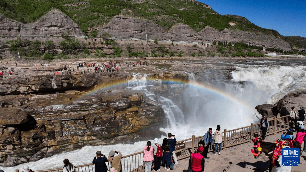 色号变浅!壶口瀑布现"清流飞瀑"景观