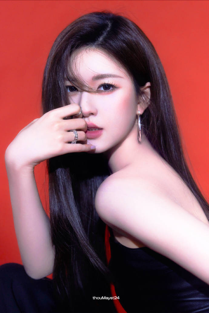 赵露思蓝色妖姬妆容嘴唇性感眼神魅惑超会钓