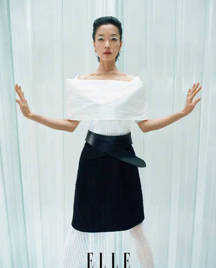 杜鹃短发梳背头凌厉清冷 半透修身裙身材曲线曼妙-搜狐大视野-搜狐