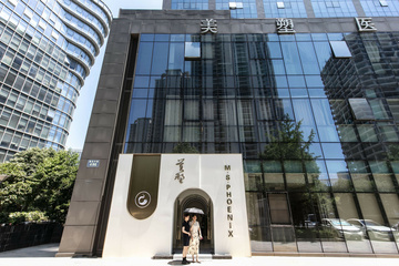 21岁女孩被曝美塑医美做隆鼻手术后死亡 卫健局已介入调查