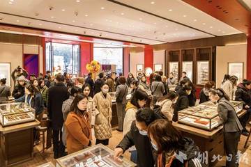 武商集团回应员工购物卡套现诈骗11亿：已内部处理相关人员