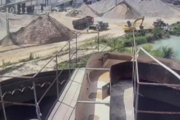 惠州吉胜建筑材料公司车辆卸沙现场 男性尸体随