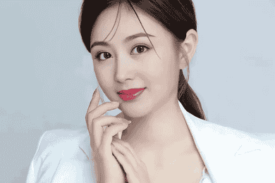 女子抽脂手术后眼部不适 华颜美医疗美容建议鉴定后确定责任