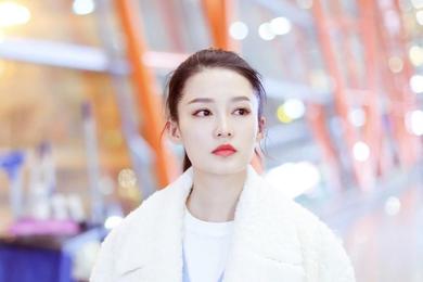 宣传自己是"专业律师" 江海洋律所债务主管随意转发他人隐私