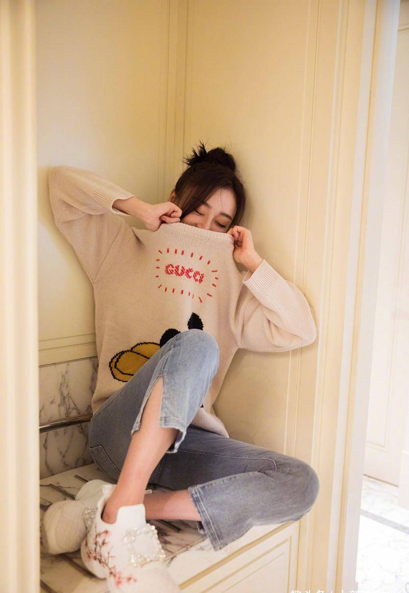 33岁袁姗姗终于放开了!