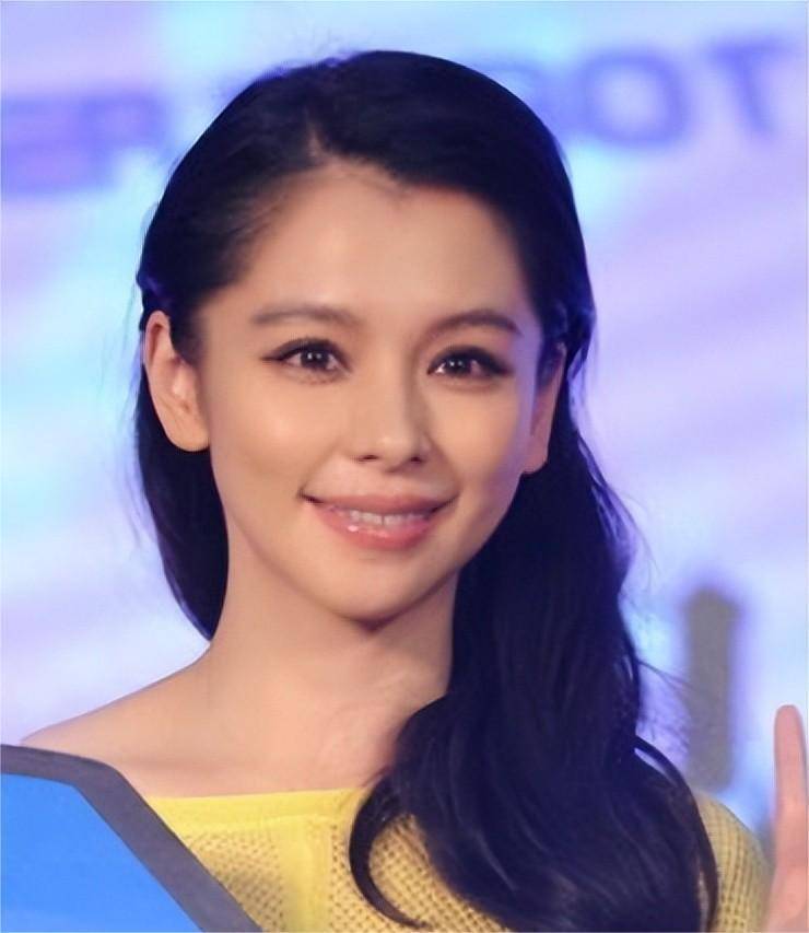 她被誉清纯女神,却自甘堕落玩"多人运动",揭露徐若瑄糜烂生活_吴奇隆